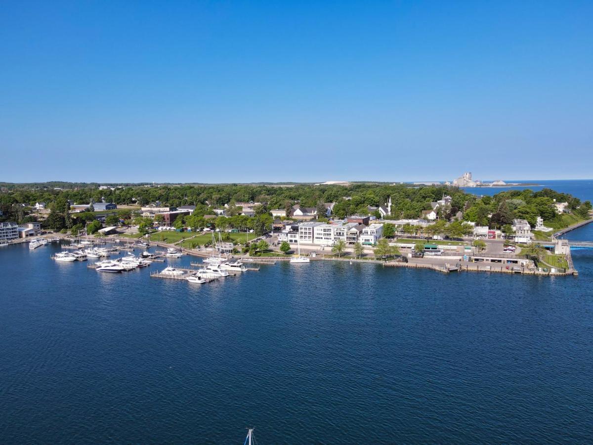 105 Edgewater Inn Charlevoix Εξωτερικό φωτογραφία